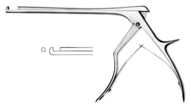 Pinza modelo COLCLOUGH. 20 cm. Arriba.