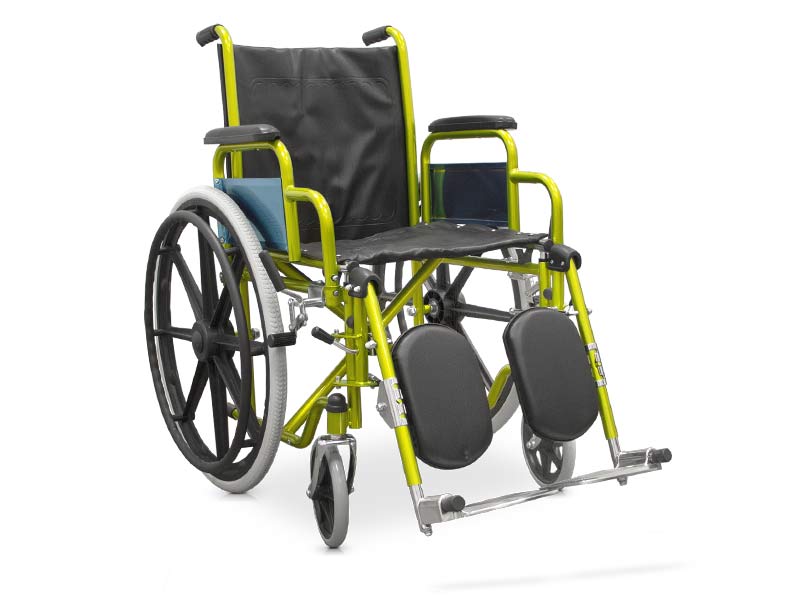 Cadeira de rodas dobrável de aço com apoios para os pés eleváveis