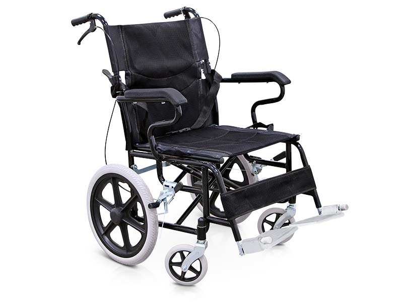 Fauteuil roulant pliant avec accoudoirs fixes