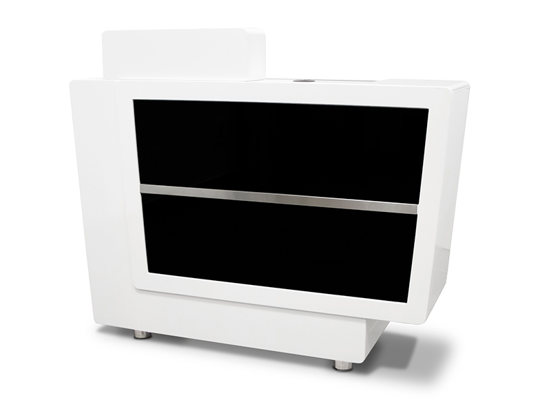 Empfangstheke mit Glas- und Stahlfront