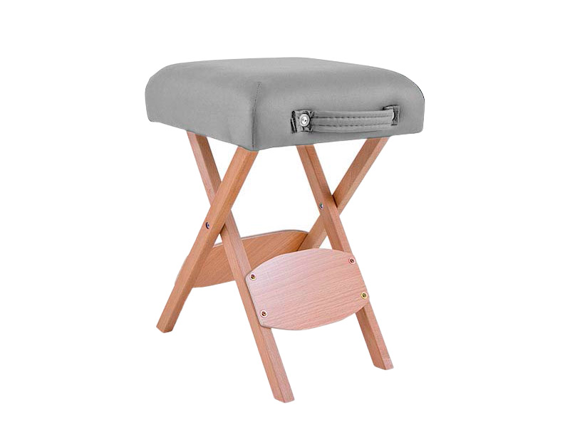 Klappbarer Hocker aus Holz mit gepolstertem Sitz