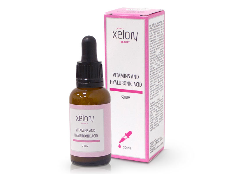 Siero all'acido ialuronico e vitamine per le cure giornaliere