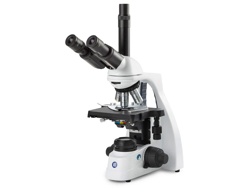 Microscópio BS.1153-Pli com objectivos planares corrigidos até ao infinito